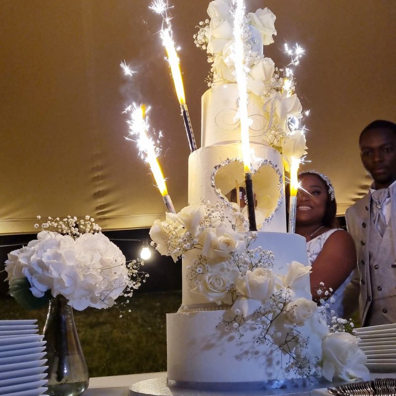 wedding cake -blanc-et-argente